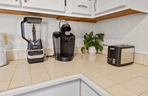 Holy Cross Casa | Simple Comfort | 1 Bed, 1 Bath Near Downtown Indy