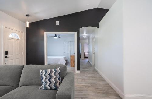 Pumpkin Center Casa | Simple Home for Work or Travel