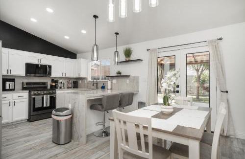 Pumpkin Center Casa | Simple Home for Work or Travel