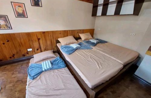 Baguio Casa | Simple Room in a Transient House