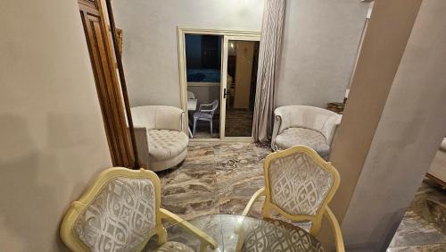 Bab Sharqi Apartamento | Simple sea view apartment - families only
