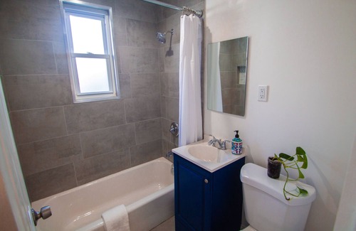 Southeast Casa | Simple Stay in the Nation's Capital