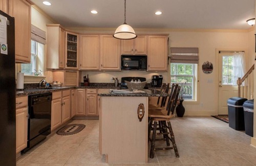 Deep Gap Cabina | Simply Bearadise! 3Acres*Hike*Sleeps 10! FIBER WIFI Powder Horn