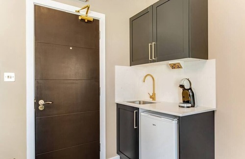 Seven Sisters Condominio | Simply Charming Studio - Great Location