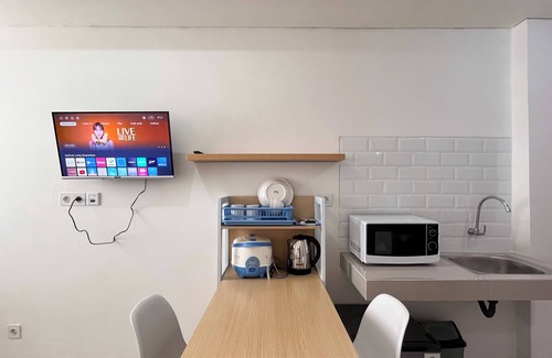 Makassar Apartamento | Simply Designed Studio (No Kitchen) At Bandaraya - Tallasa City Makassar Apartment