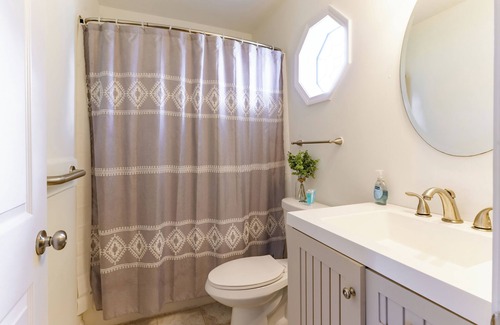 Gypsum Apartamento | Simply Kelleys Resort -The Great Escape East- charming and renovated 2-bed!