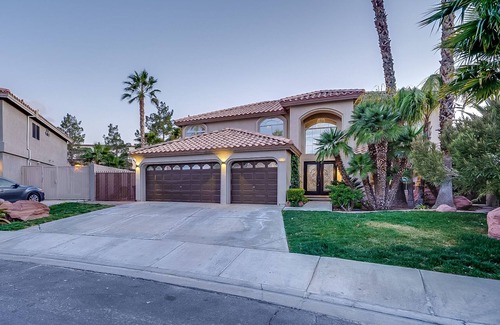 Green Valley North Casa | Simply PARADISE! Resort Inspired Pool + 5 BR/3BA