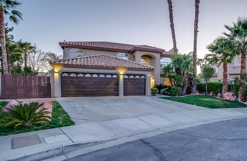 Green Valley North Casa | Simply PARADISE! Resort Inspired Pool + 5 BR/3BA