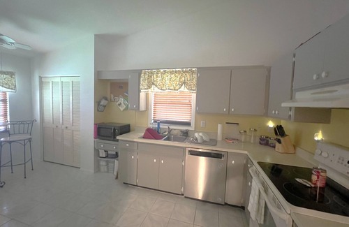 Bayou Oaks Condominio | Simply Sarasota - Monthly Rental Room