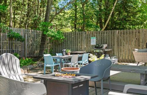 Long Pond Casa | Simply Shores by AvantStay Private Beach Dock Lake Overlook