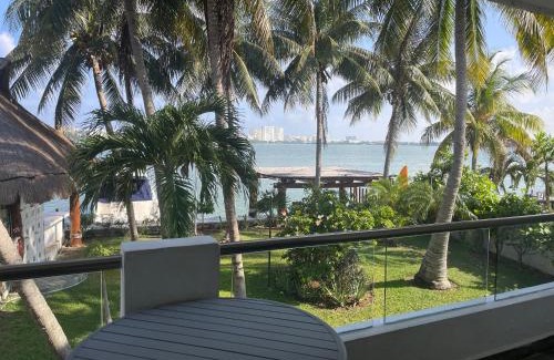 Punta Cancún Hotel | SINA SUITES CANCUN - Adults Only