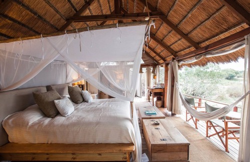 Simonga Cabina | Sindabezi Island Camp