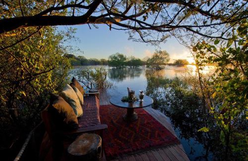 Simonga Otro | Sindabezi Island Camp