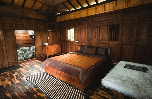 Kertek Casa | Singgasana Villa & Resto