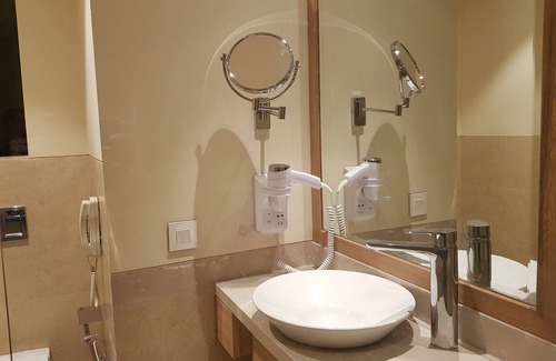 Raipur Hotel | Singhania Sarovar Portico Raipur