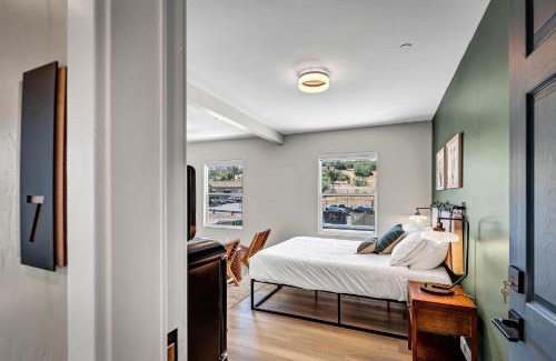 Vista Apartamento | Single Bedroom - Queen Size. Heart of Downtown Vista