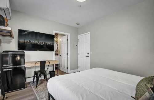 Vista Apartamento | Single Bedroom - Queen Size. Heart of Downtown Vista