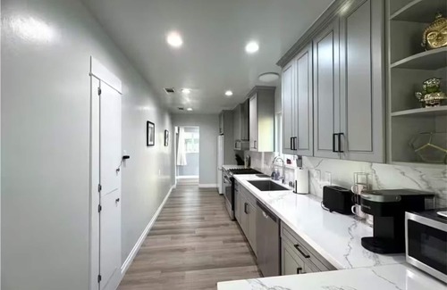 East San Gabriel Casa | Single Cozy House /private amazing fenced backyard