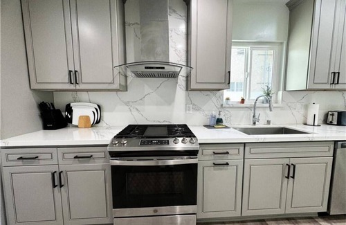 East San Gabriel Casa | Single Cozy House /private amazing fenced backyard