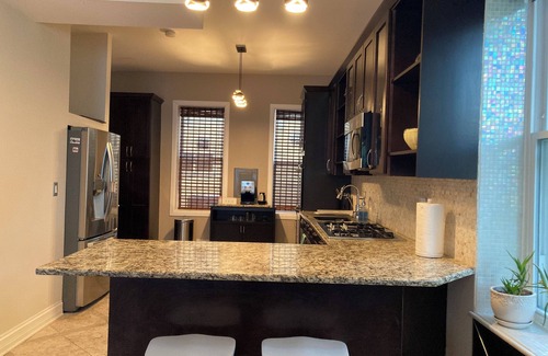 Near West Side Casa | Single Family Home in the Heart of Chicago. By UIC, Medical District, Pilsen!