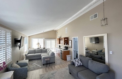 Harvey Cedars Casa | Single family house steps to beach