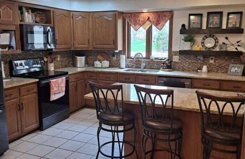 Larsen Casa | Single Family House in a quiet, friendly subdivision with a park near.
