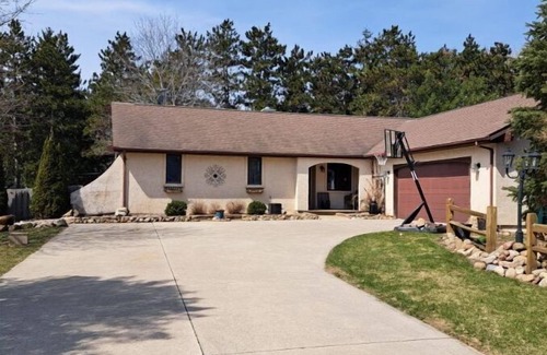 Larsen Casa | Single Family House in a quiet, friendly subdivision with a park near.
