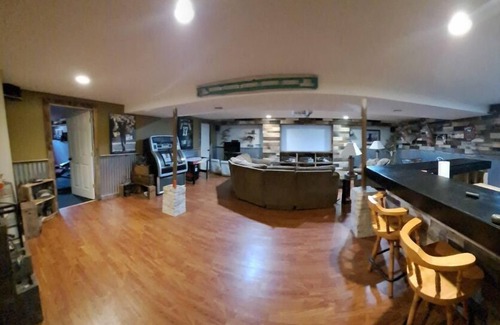 Larsen Casa | Single Family House in a quiet, friendly subdivision with a park near.
