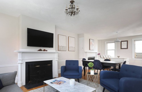 Thompson Square - Bunker Hill Casa | Single family - One Block to the Historic Bunker Hill Monument!