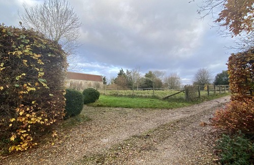 Winterbourne Earls Cabaña | Single floor, self-catering Annexe next to main house, with parking.