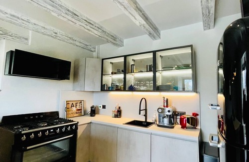 Castel del Piano Casa | Casa unifamiliar en una magnífica finca de campo con piscina, pista de tenis y conexión Wi-Fi