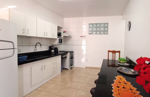 Capao da Canoa Casa | Casa sola en el patio con dos habitaciones y Wi-Fi En Capão Da Canoa
