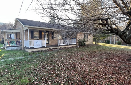 Millville Casa | Single Level, 3 Bedroom Home In Between Harper's Ferry & Casino.