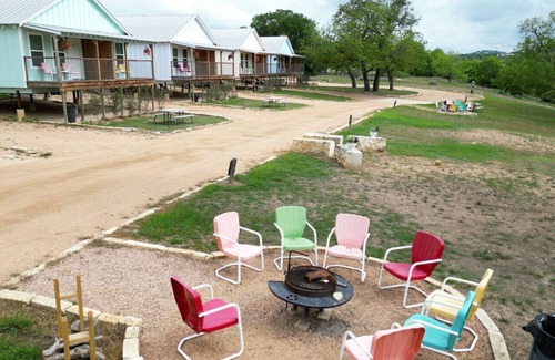 Kerrville Cabina | Single Level Double Queen Cabin w/ Carport #3