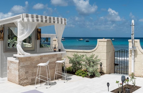 Gibbes Villa | single-level luxury Barbados beachfront villa