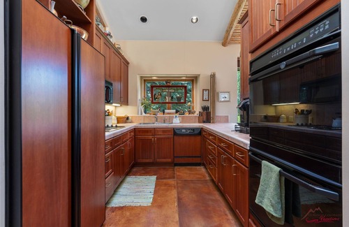 The Ranch Casa | Single Level, Monthly Rental, Pond out Back!