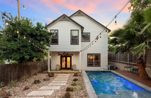 Central East Austin Casa | Single Malt Manor Downtown Austin