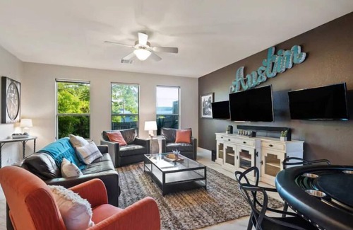 Central East Austin Casa | Single Malt Manor Downtown Austin