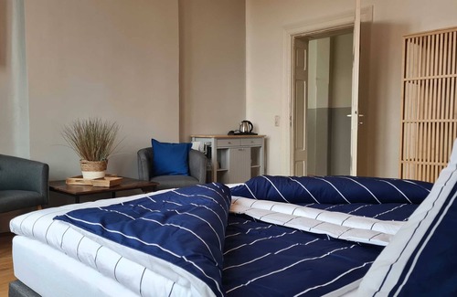 Anklam Apartamento | Single room 1 (18m², 1 pers. + extra bed) - Altes Lazarett guest house
