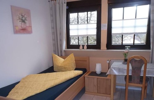 Anschau Apartamento | Habitación individual (en el sótano) con baño / aseo compartido - Ferienwohnung Familie Schmitz