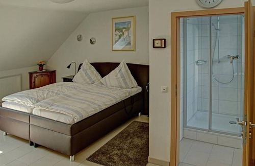 Hillesheim Cama Y Desayuno | Habitación individual con ducha / WC (NR) - Gästehaus Kloep