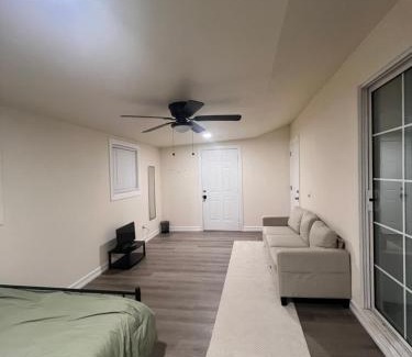 East Hemet Casa | Single Room w/Private Entrance - Shared Bathroom