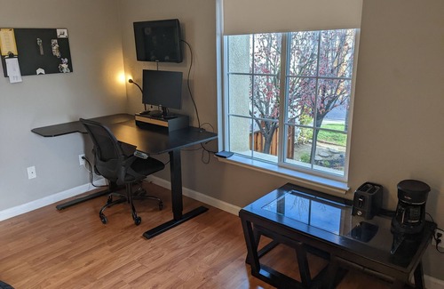 Dublin Apartamento | Single room with private entrance & attached bath