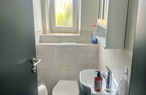 Rangierbahnhof-Siedlung Cama Y Desayuno | single room with shared bathroom
