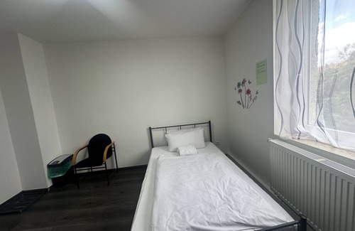 Rangierbahnhof-Siedlung Cama Y Desayuno | single room with shared bathroom