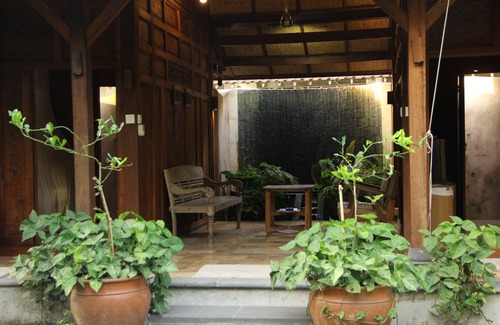 Timbulharjo Casa | Una antigua casa de árbol ecológica en Yogyakarta
