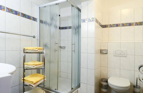 Abtenau Casa | Habitación individual con ducha, WC - Traunstein, Gasthaus Landhotel