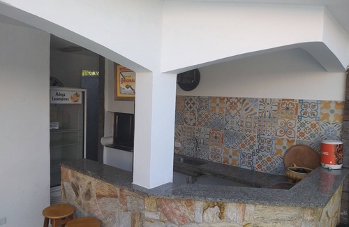Jardim Centenario Casa | Acogedora casa de playa con piscina, barbacoa a 30 metros de la playa.