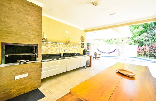 Costa do Sol Casa | Single storey house with 3 suites with air conditioning, WIFI, Smart TV, swimming pool, barbecue.
