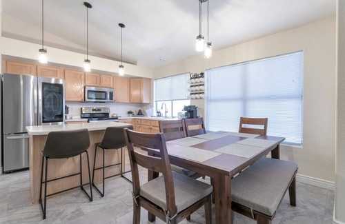 Avondale Casa | Single Story, Dog Friendly, Great Location Near Dining, Shopping + Major Sports Venues, BBQ, WIFI